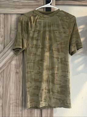 Nike Men's Olive Camo Short Sleeve Performance T-Shirt Size XXL